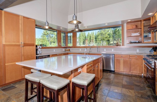 Big Sky House | House 5 Bedrooms + Rec./Bunkroom, 5 Baths, (Sleeps 15)