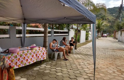 Mambucaba House | House almost on the sand of the beach for New Year's Eve and season