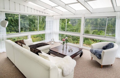 Munkedal Municipality House | House at the Lake