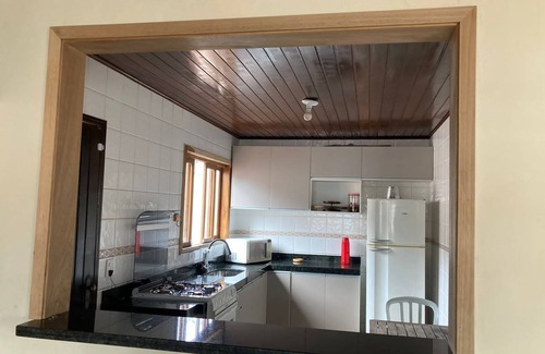 Saco da Ribeira House | house close to the beach, very spacious and cozy