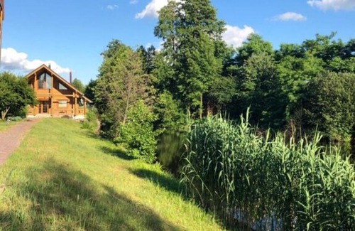 Klavdiyevo-Tarasove House | House for a perfect romantic and family getaway