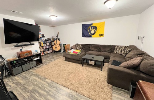 Black Wolf House | House for EAA, 6 miles from grounds