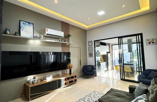 Campos Elisios Villa | House in a Climatized Condominium with heated pool