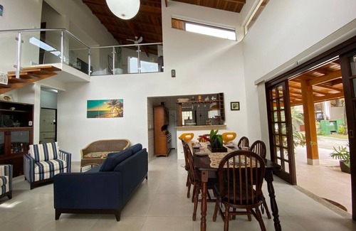 Praia do Pauba House | House in closed cond. 5 bedrooms and 3 suites, all with air, pool and churras