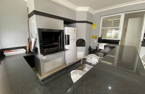 Jardim Acapulco Condo | House in gated community in Jardim Acapulco