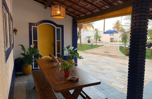 Litoral de Sao Paulo House | House in Itanhaém facing the sea, 50 meters from the sandy beach.