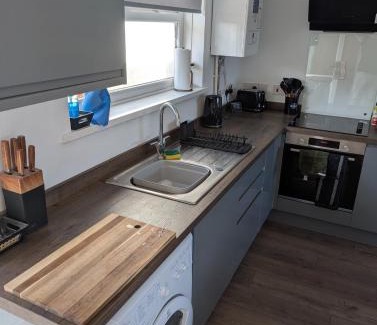 Porthyrhyd House | House in Pontyberem, Carmarthenshire - Long stays welcome!