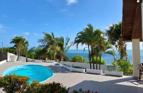 Conde House | House in Tabatinga with private access to the beach