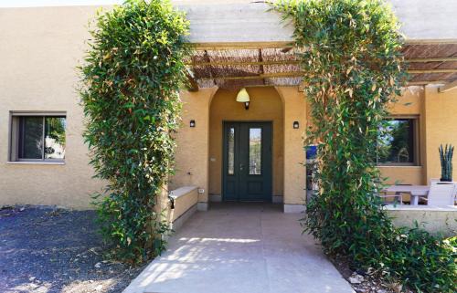 HaZoreim Apartment | House in the farm מקום שומר שבת וכשרות