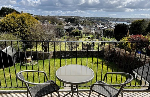 Kinsale Town Centre House | House in the heart of Kinsale with private garden, parking and superb views!