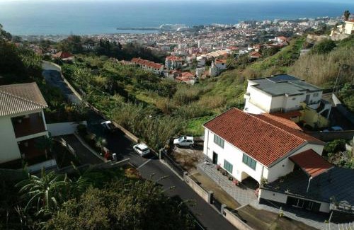 Imaculado Coracao de Maria House | House Joel & Sónia