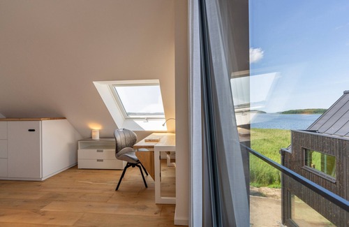 Bergen auf Ruegen House | House "LEE" on the lake in Streu