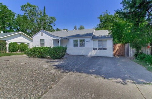 Benton Tract House | House of Favor, King Bed + 4Twins,Close to Bethel