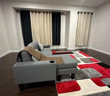 Ottawa Division Apartment | House of Peace - Includes Wi-Fi, Netflix