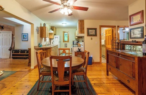 Union Pier House | House of Reilly - 5-Min Walk to Private Beach!