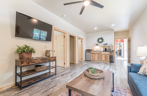 Dahlonega House | House on 5+ acres, Fenced Yard, Fire Pit, Wineries, Iron Mtn & Mountain View!