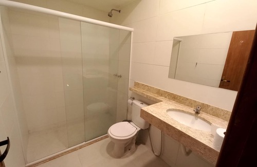 Biscaia Cottage | House on large plot by the sea, in condominium