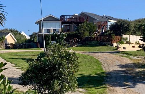 Paradise Beach Bed & Breakfast | House on the Hill Paradise Beach