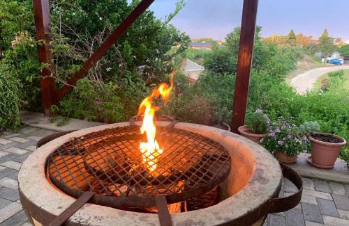 Paradise Beach Bed & Breakfast | House on the Hill Paradise Beach