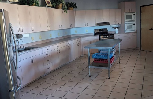 Green Valley House | House refurbished in HOA with its own great recreational area and heated pool.