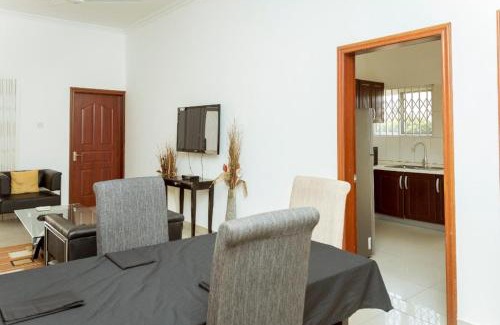 Kweiman House | House - Sleeps 4 & Access to Pool