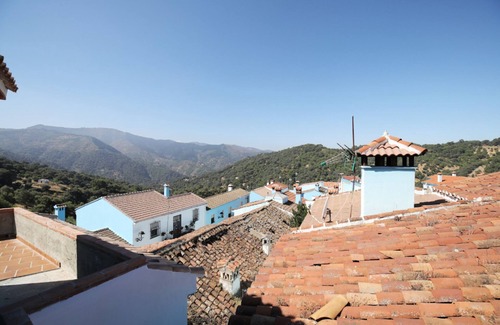 Juzcar House | House that is located in the only blue town, in an area full of nature.