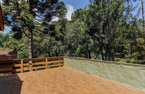 Gramado Cabin | House With Barbecue in Gramado Rje0980