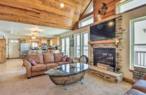 Climax Springs House | House with Deck Overlooking Lake of the Ozarks!