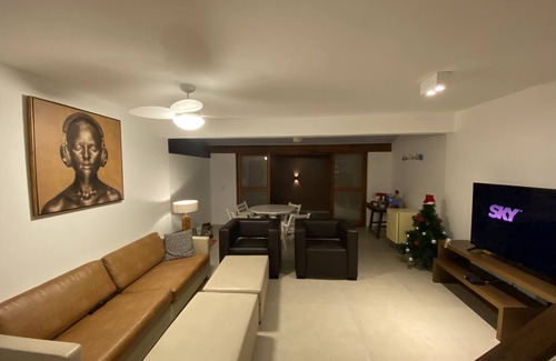 Barra do Una House | House with Foot in the sand + separate boat