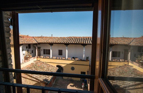 San Pietro in Bossolo House | House with garden in the hills of Chianti