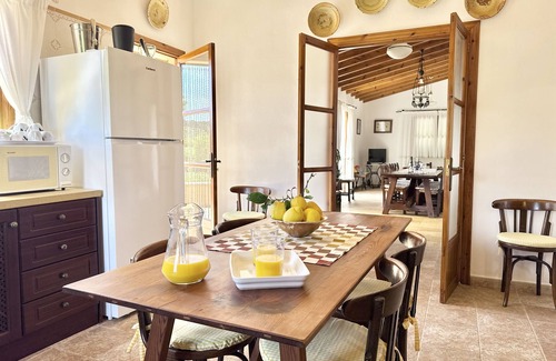 Felanitx House | House with Open Views, Ideal for Families