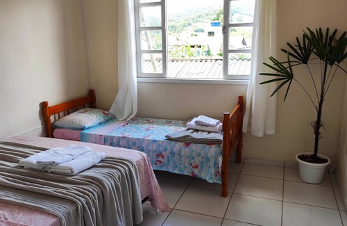 Penha House | House with pool and wood stove 12 minutes from Beto Carrero