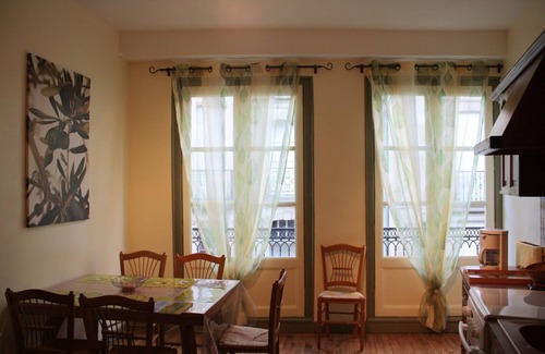 Autun Cottage | house with yard in the historical city center of Autun 3 stars