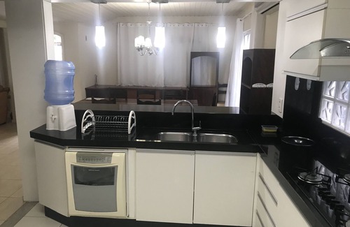 Centro House | HOUSE17 CENTRAL PEOPLE/5 BEDROOMS/AIR/4 SPACES/POOL/BILLIARDS/WIFI/