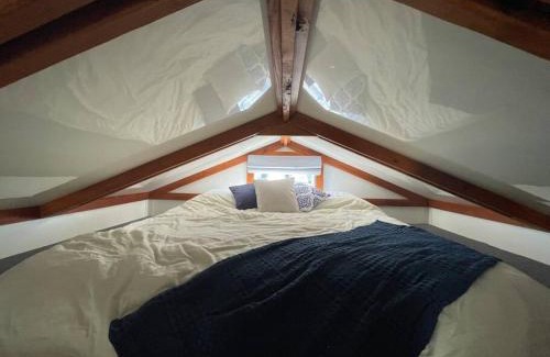 Fox Point Boat Rental | Houseboat in Providence!