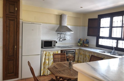 Zafarraya Cottage | Houses of Tita Elvira for 12 people