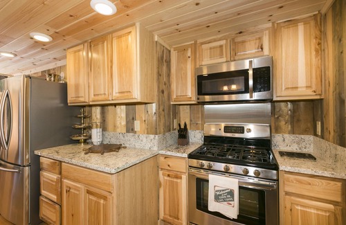 Ridgewood House | Houston Camp By Tahoe Getaways - Four Luxury Cabins and Hot Tub