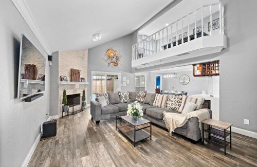 Clodine House | Houston Pool Escape Games Wifi Parking Pet