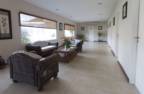 San Pedro Hotel | Howard Johnson by Wyndham San Pedro Resort & Marina