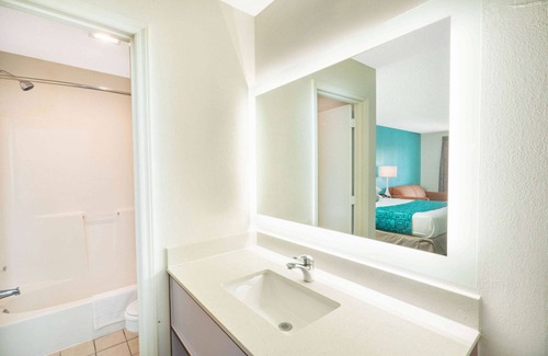 Aiken Hotel | Howard Johnson by Wyndham Aiken