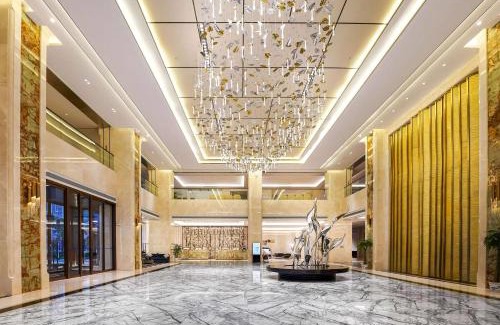 Yushui District Hotel | Howard Johnson by Wyndham Huaqiao Plaza Xinyu