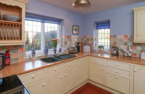 Kirkbymoorside Cottage | HOWE GREEN COTTAGE, family friendly, with open fire in Kirkbymoorside