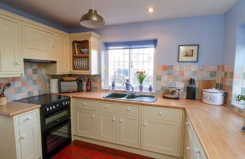 Kirkbymoorside Cottage | HOWE GREEN COTTAGE, family friendly, with open fire in Kirkbymoorside