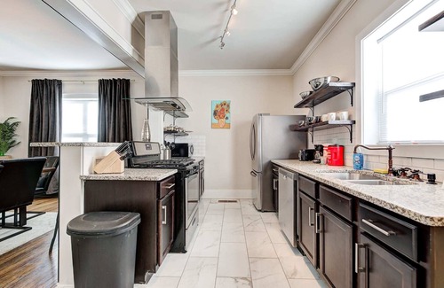 Lincoln Terrace House | Howes Capitol–3 in 1-near OU Med, Bricktown, Arena