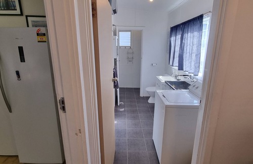 Lake Wangary House | "HOWSTHASERENITEE" Coffin Bay. House with bay views