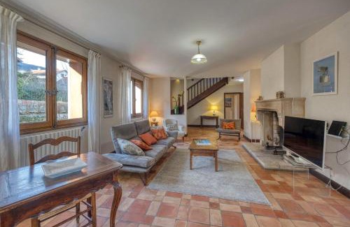 Seyssins House | #HP La maison des Lilas Large family house sleeps 12 garden