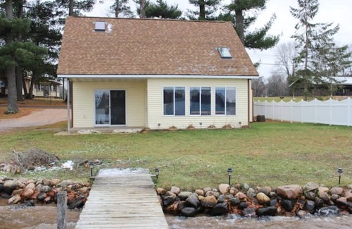 Chetek Cabin | Huber Cottage - Lakefront Cabin w/Dock and Beach