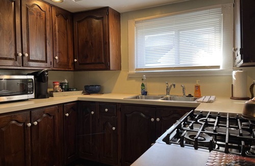 Old North Columbus House | Hudson Cottage | Fast WiFi!