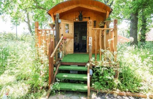 East Dereham House | Hugatree