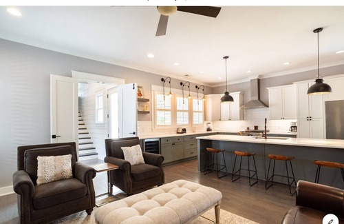 Historic Waverly House | HUGE 4 BEDROOM PLUS BONUS RM! Perfect for large groups.
